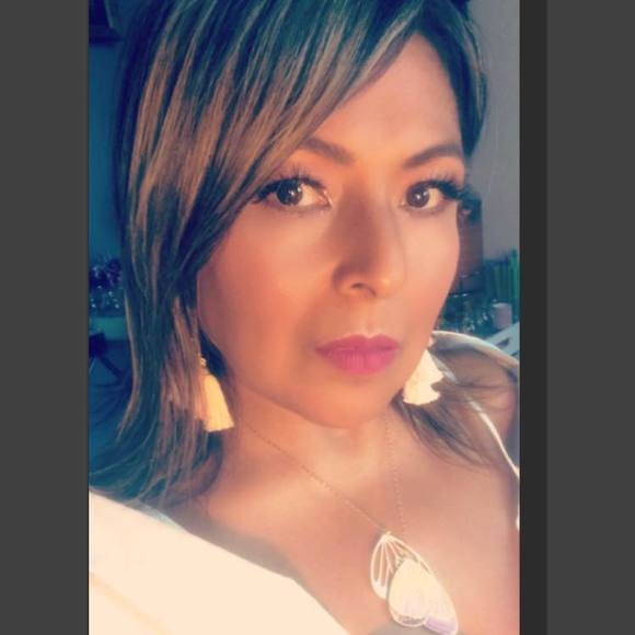 Meet your Posher, Julie - Picture 1 of 1